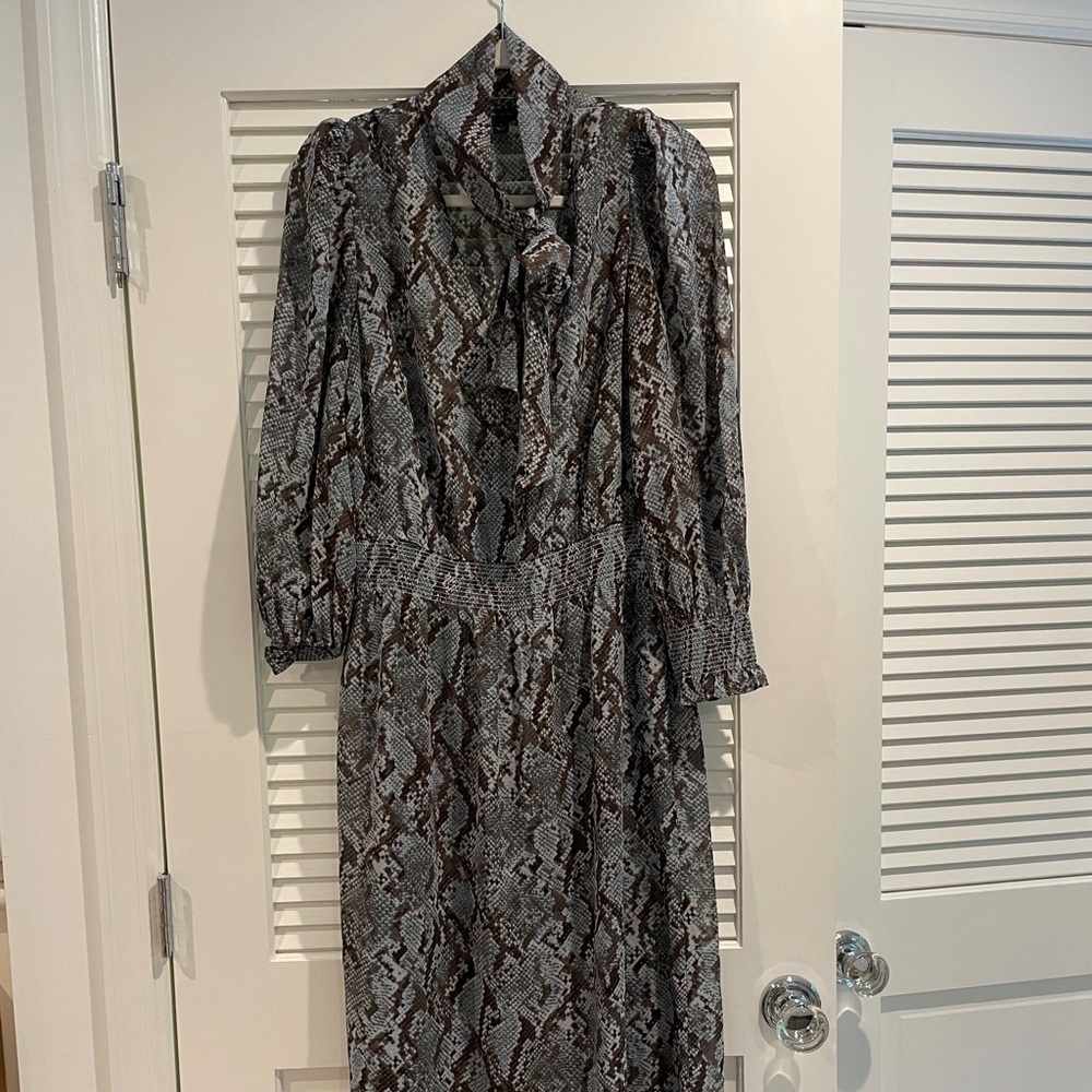 Ann Taylor tie neck dress size 12